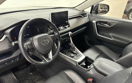 Toyota RAV4, 2019 год, 2 890 000 рублей, 11 фотография