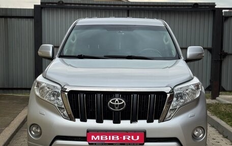 Toyota Land Cruiser Prado 150 рестайлинг 2, 2015 год, 3 500 000 рублей, 1 фотография