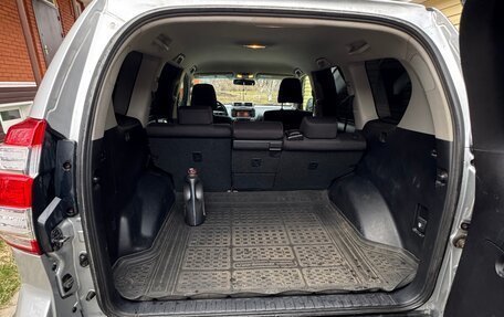 Toyota Land Cruiser Prado 150 рестайлинг 2, 2015 год, 3 500 000 рублей, 11 фотография