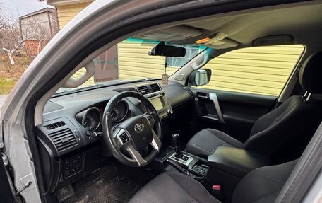 Toyota Land Cruiser Prado 150 рестайлинг 2, 2015 год, 3 500 000 рублей, 13 фотография