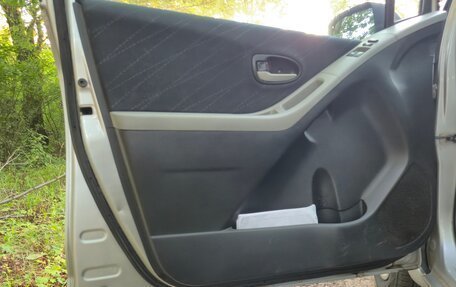 Toyota Yaris III рестайлинг, 2008 год, 595 000 рублей, 10 фотография