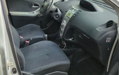 Toyota Yaris III рестайлинг, 2008 год, 595 000 рублей, 16 фотография