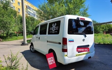 Toyota Lite Ace VI, 2010 год, 900 000 рублей, 2 фотография