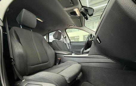 BMW 3 серия, 2019 год, 2 600 000 рублей, 20 фотография