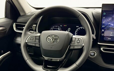 Toyota Highlander, 2026 год, 5 590 000 рублей, 21 фотография