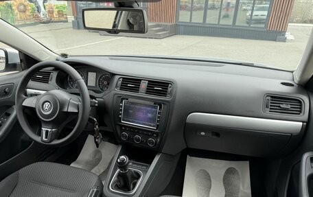 Volkswagen Jetta VI, 2012 год, 900 000 рублей, 10 фотография