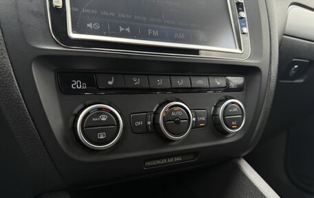 Volkswagen Jetta VI, 2012 год, 900 000 рублей, 12 фотография
