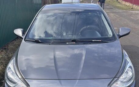 Hyundai Solaris II рестайлинг, 2013 год, 830 000 рублей, 3 фотография
