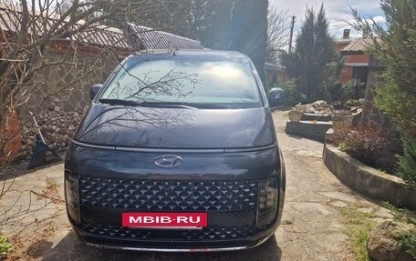 Hyundai Staria, 2022 год, 6 900 000 рублей, 2 фотография