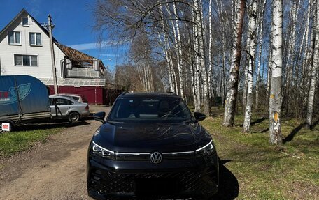 Volkswagen Tiguan, 2024 год, 5 700 000 рублей, 2 фотография