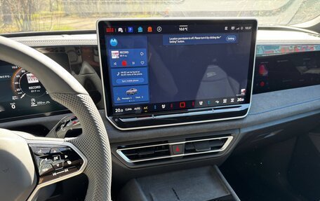 Volkswagen Tiguan, 2024 год, 5 700 000 рублей, 21 фотография