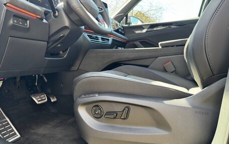 Volkswagen Tiguan, 2024 год, 5 700 000 рублей, 20 фотография