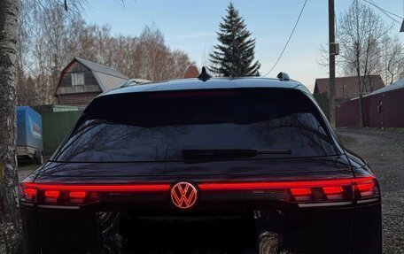 Volkswagen Tiguan, 2024 год, 5 700 000 рублей, 28 фотография