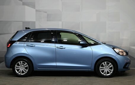 Honda Fit, 2020 год, 1 470 000 рублей, 8 фотография