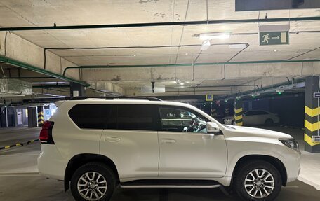 Toyota Land Cruiser Prado 150 рестайлинг 2, 2019 год, 6 300 000 рублей, 3 фотография