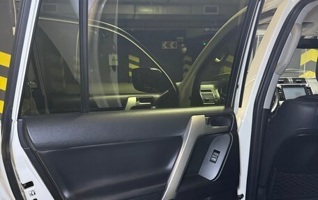 Toyota Land Cruiser Prado 150 рестайлинг 2, 2019 год, 6 300 000 рублей, 15 фотография