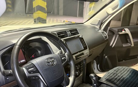 Toyota Land Cruiser Prado 150 рестайлинг 2, 2019 год, 6 300 000 рублей, 9 фотография