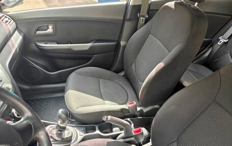 KIA Rio III рестайлинг, 2013 год, 930 000 рублей, 10 фотография