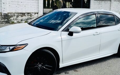Toyota Camry, 2021 год, 2 850 000 рублей, 10 фотография