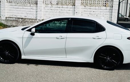 Toyota Camry, 2021 год, 2 850 000 рублей, 8 фотография