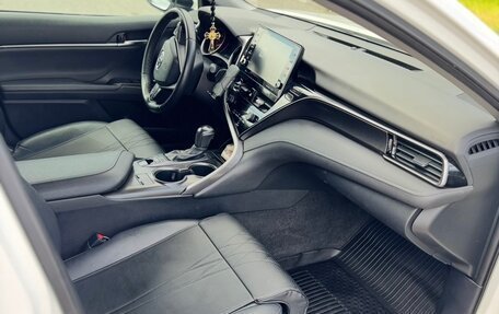 Toyota Camry, 2021 год, 2 850 000 рублей, 15 фотография