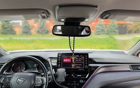Toyota Camry, 2021 год, 2 850 000 рублей, 16 фотография