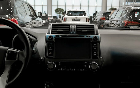 Toyota Land Cruiser Prado 150 рестайлинг 2, 2014 год, 3 450 000 рублей, 19 фотография