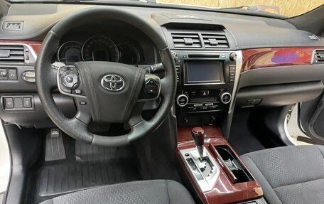 Toyota Camry, 2014 год, 1 800 000 рублей, 12 фотография