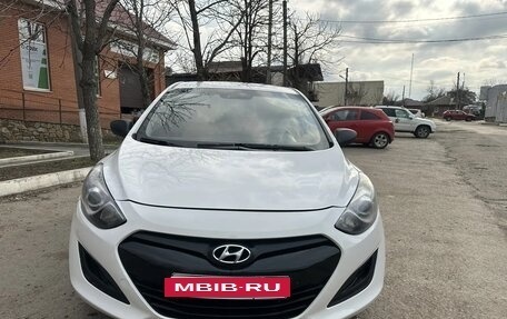 Hyundai i30 II рестайлинг, 2012 год, 750 000 рублей, 2 фотография
