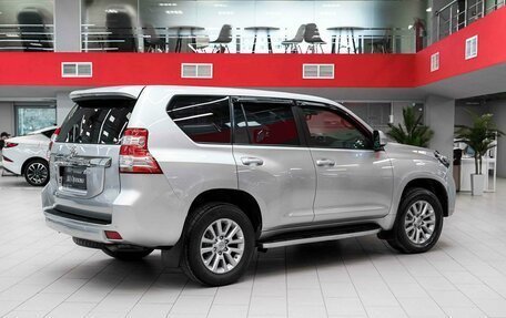 Toyota Land Cruiser Prado 150 рестайлинг 2, 2015 год, 2 850 000 рублей, 2 фотография