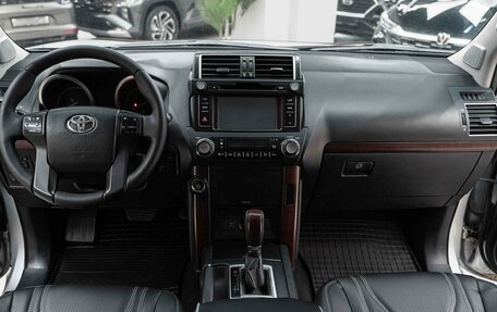 Toyota Land Cruiser Prado 150 рестайлинг 2, 2015 год, 2 850 000 рублей, 12 фотография