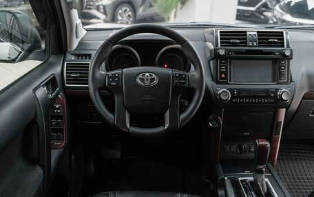 Toyota Land Cruiser Prado 150 рестайлинг 2, 2015 год, 2 850 000 рублей, 14 фотография