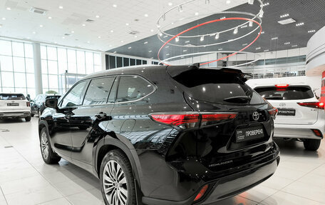 Toyota Highlander, 2021 год, 4 599 000 рублей, 8 фотография