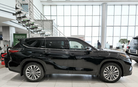 Toyota Highlander, 2021 год, 4 599 000 рублей, 5 фотография