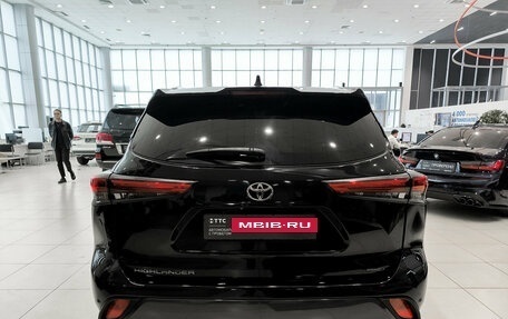 Toyota Highlander, 2021 год, 4 599 000 рублей, 7 фотография