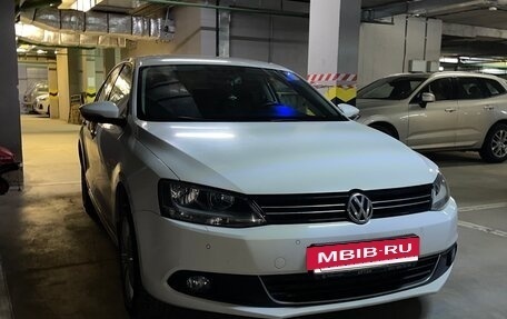Volkswagen Jetta VI, 2012 год, 1 370 000 рублей, 2 фотография