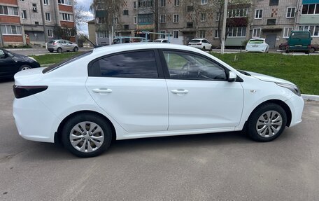 KIA Rio IV, 2018 год, 1 401 000 рублей, 3 фотография