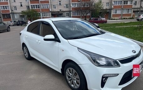 KIA Rio IV, 2018 год, 1 401 000 рублей, 2 фотография