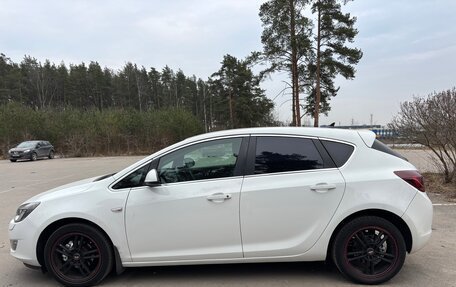 Opel Astra J, 2012 год, 11 фотография