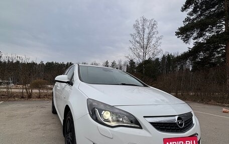 Opel Astra J, 2012 год, 2 фотография