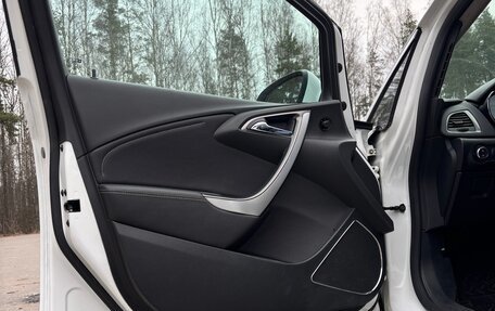 Opel Astra J, 2012 год, 18 фотография