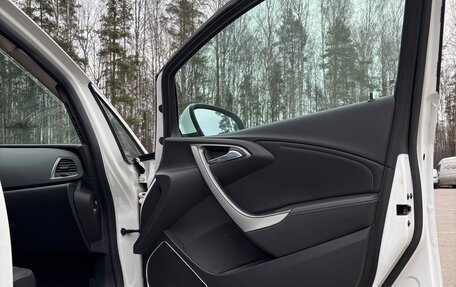 Opel Astra J, 2012 год, 16 фотография