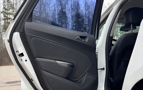 Opel Astra J, 2012 год, 17 фотография