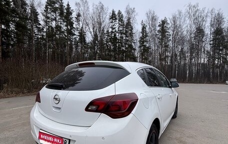 Opel Astra J, 2012 год, 13 фотография