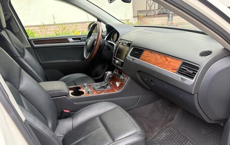 Volkswagen Touareg III, 2010 год, 1 750 000 рублей, 8 фотография
