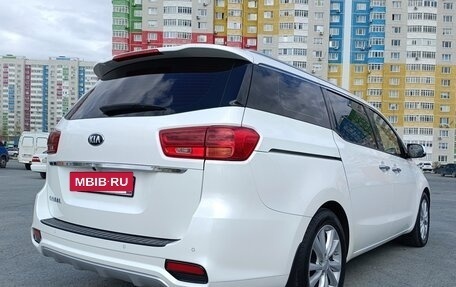 KIA Carnival III, 2019 год, 2 745 000 рублей, 8 фотография