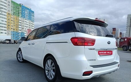KIA Carnival III, 2019 год, 2 745 000 рублей, 6 фотография