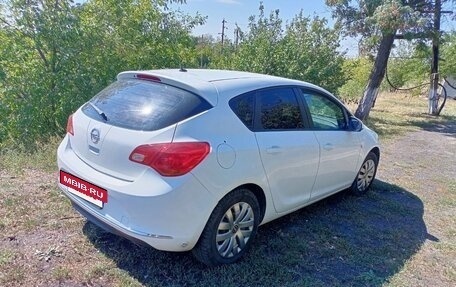 Opel Astra J, 2013 год, 650 000 рублей, 2 фотография