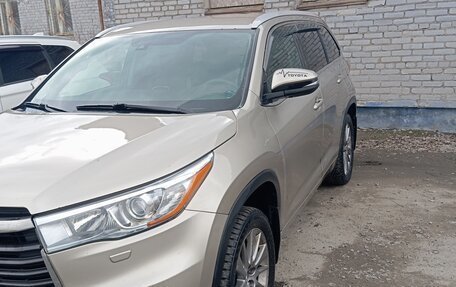 Toyota Highlander III, 2014 год, 2 900 000 рублей, 2 фотография
