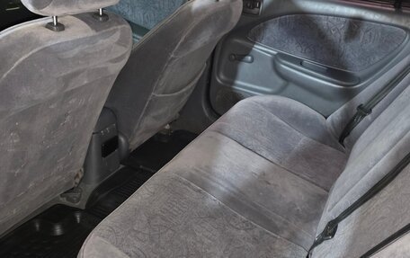 Toyota Avensis III рестайлинг, 1999 год, 240 000 рублей, 21 фотография